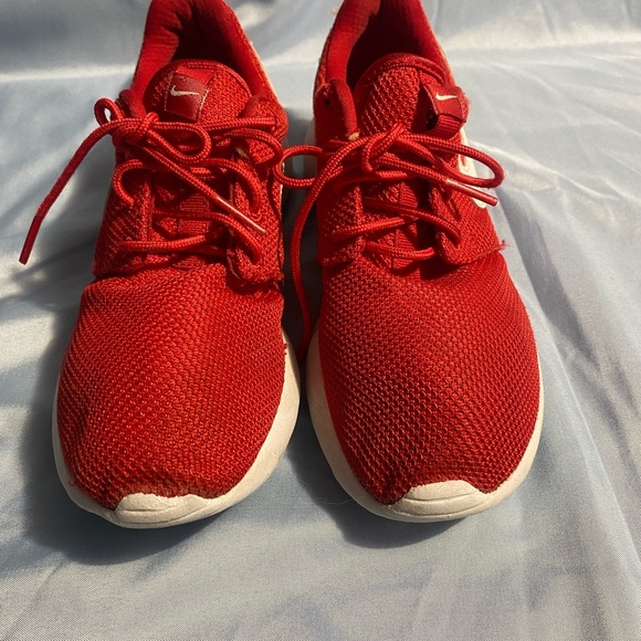 Nike Red and White Sneakers with Breathable Fabric (UNISEX ) - Picture 4 of 12